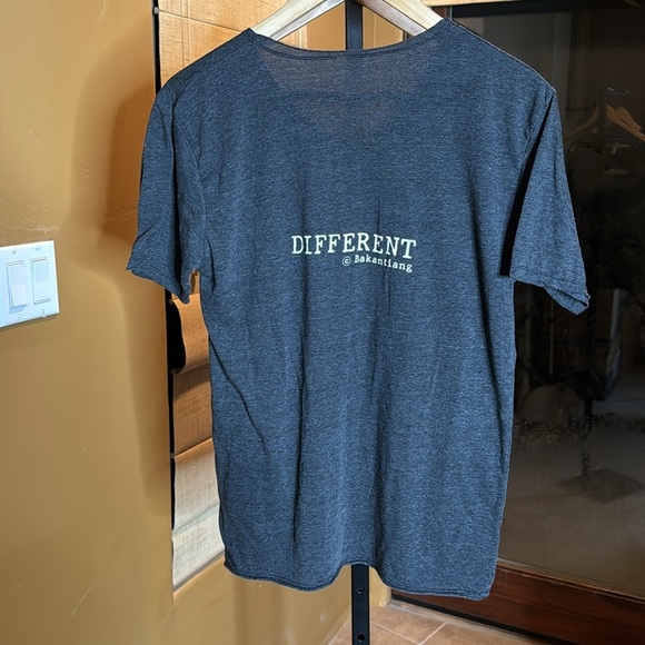 Same Same But Different T-Shirt. Funny Travel Thailand Shirt Tee Size Small - Picture 4 of 4